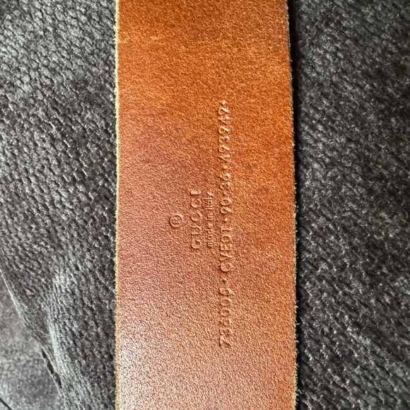 Men's Gucci Brown Leather Belt with Gold Buckle - Picture 3 of 6